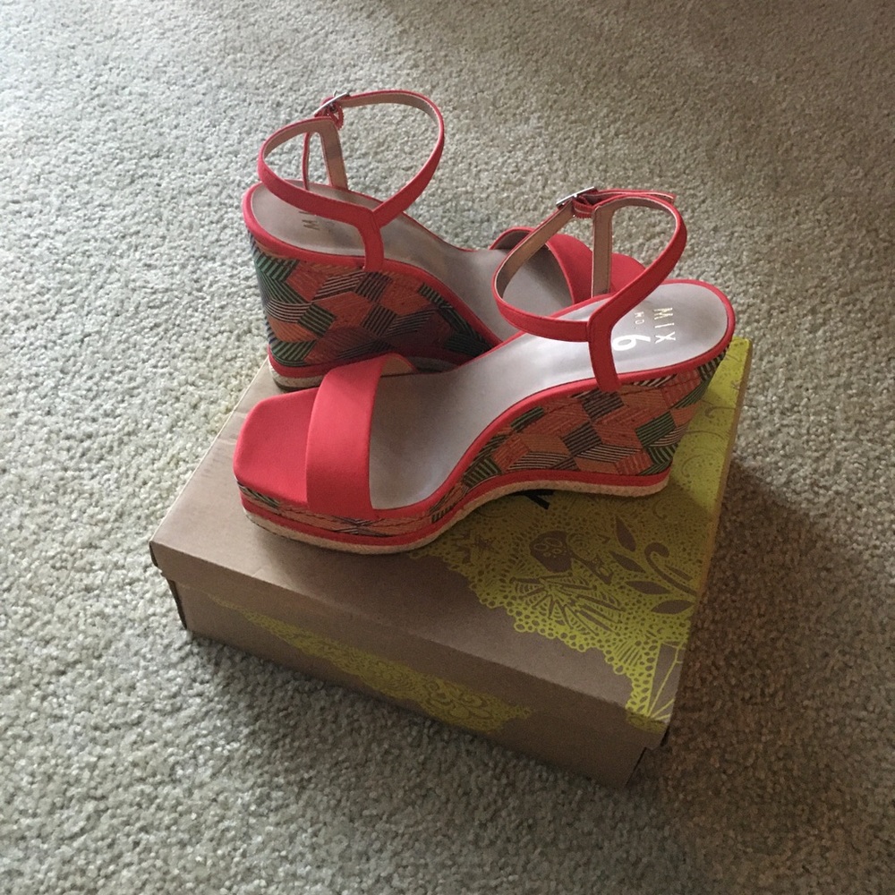๐ Zoha Wedge Sandal - Picture 5 of 6